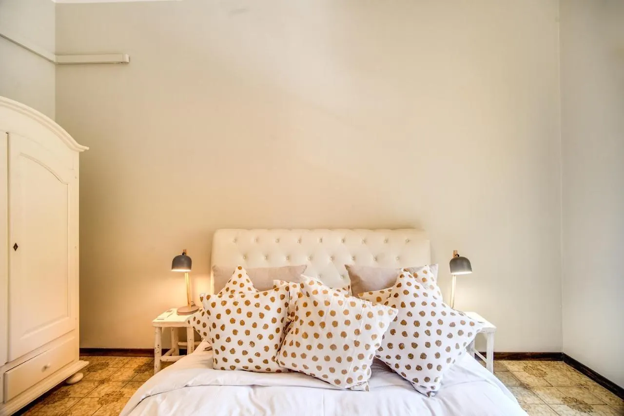 Colonna Suite - Rome San Giovanni 0*,  Italia