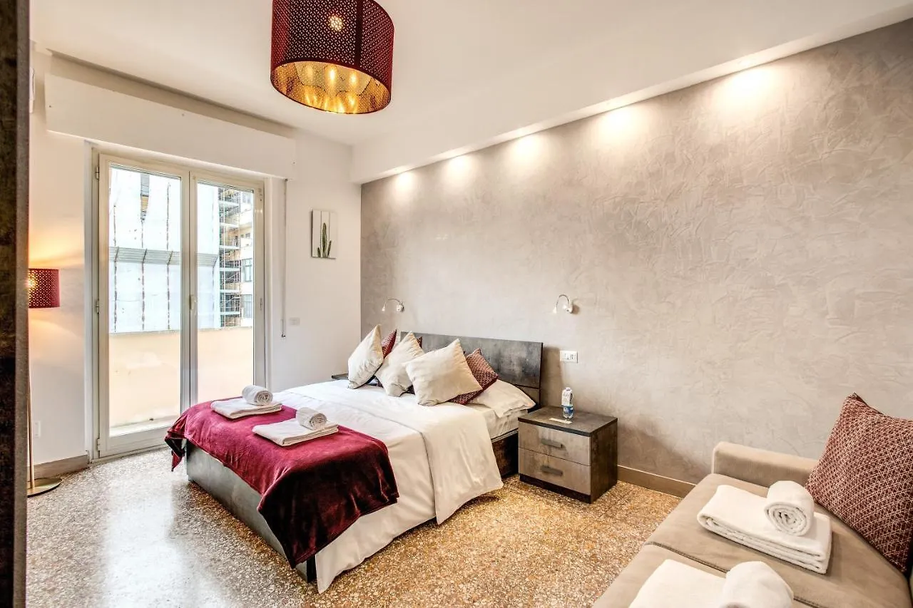 Colonna Suite - Rome San Giovanni 0*,