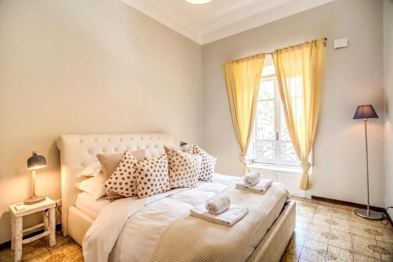Colonna Suite - Rome San Giovanni 0*,  Italy
