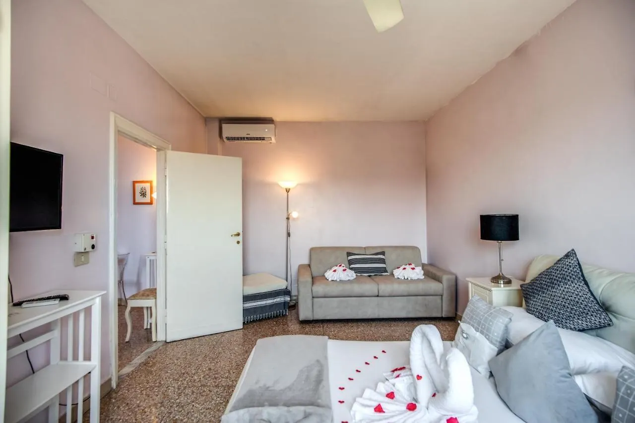 Apartment Colonna Suite - Rome San Giovanni Italy