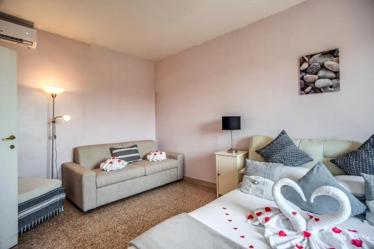Colonna Suite - Rome San Giovanni Apartment